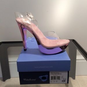 BRAND NEW - Sexy platform sandal